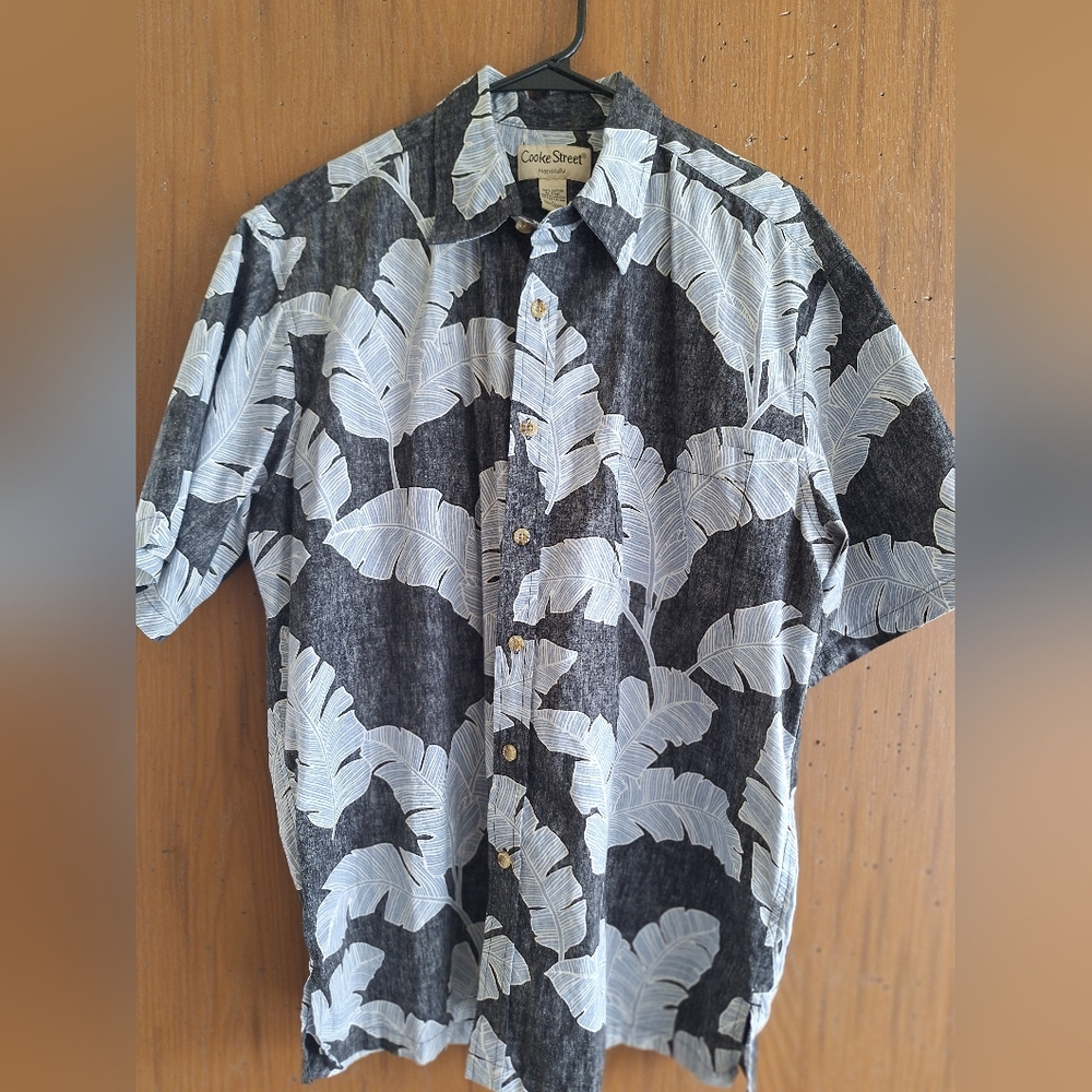 Cooke Street Hawaiian Tropical Banana Leaf Black Gray Button Down Short Sleeve